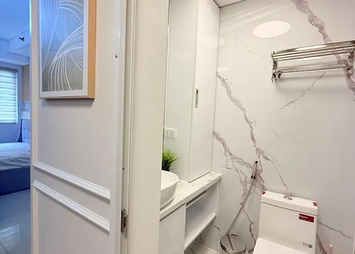 Aparthotel Shell Residences Mall Of Caitlin's Place 4*