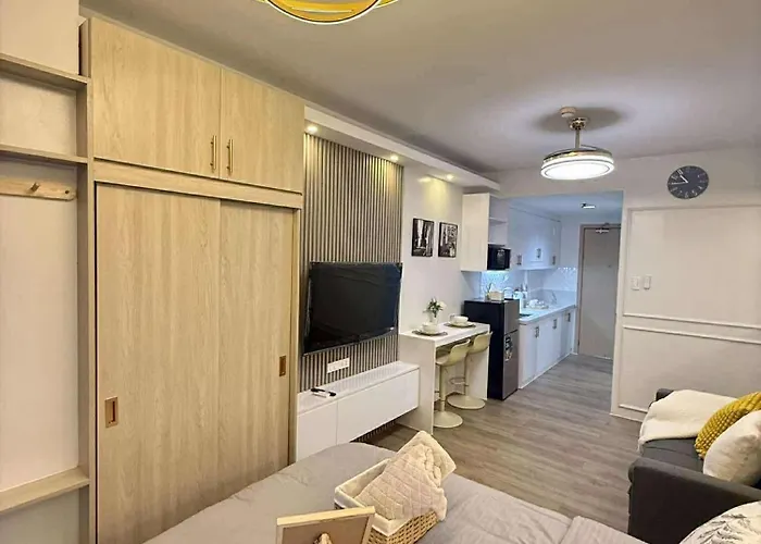 Aparthotel Shell Residences Mall Of Caitlin's Place 4*