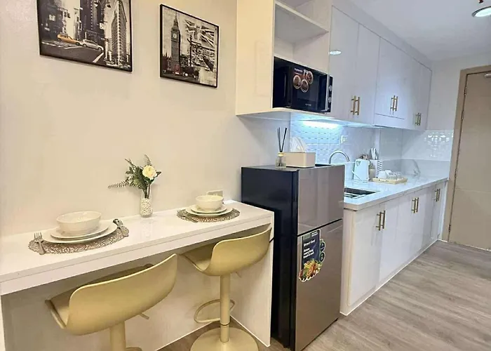 Shell Residences Mall Of Caitlin's Place 4*